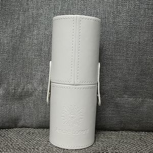 Make-up brush set with traveling case